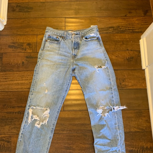 Distressed Levi’s - Picture 3 of 7